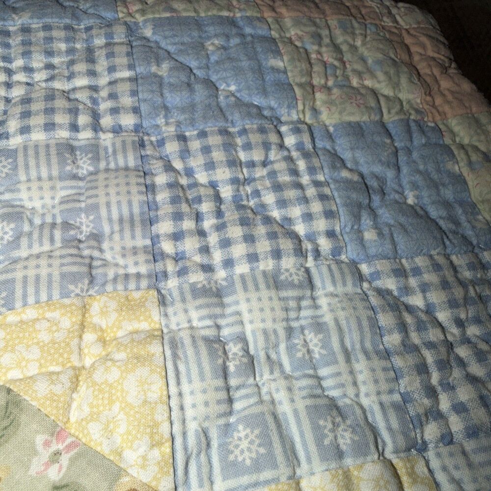 Vintage Handmade Beautiful "Trip Around the World"  Quilt Twin Size 83” X 66” - Picture 7 of 11